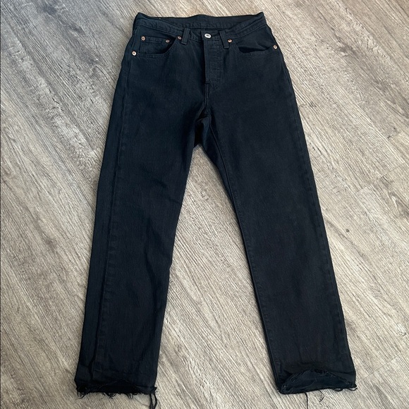 Levi's Classic 501 Jeans - Picture 2 of 10